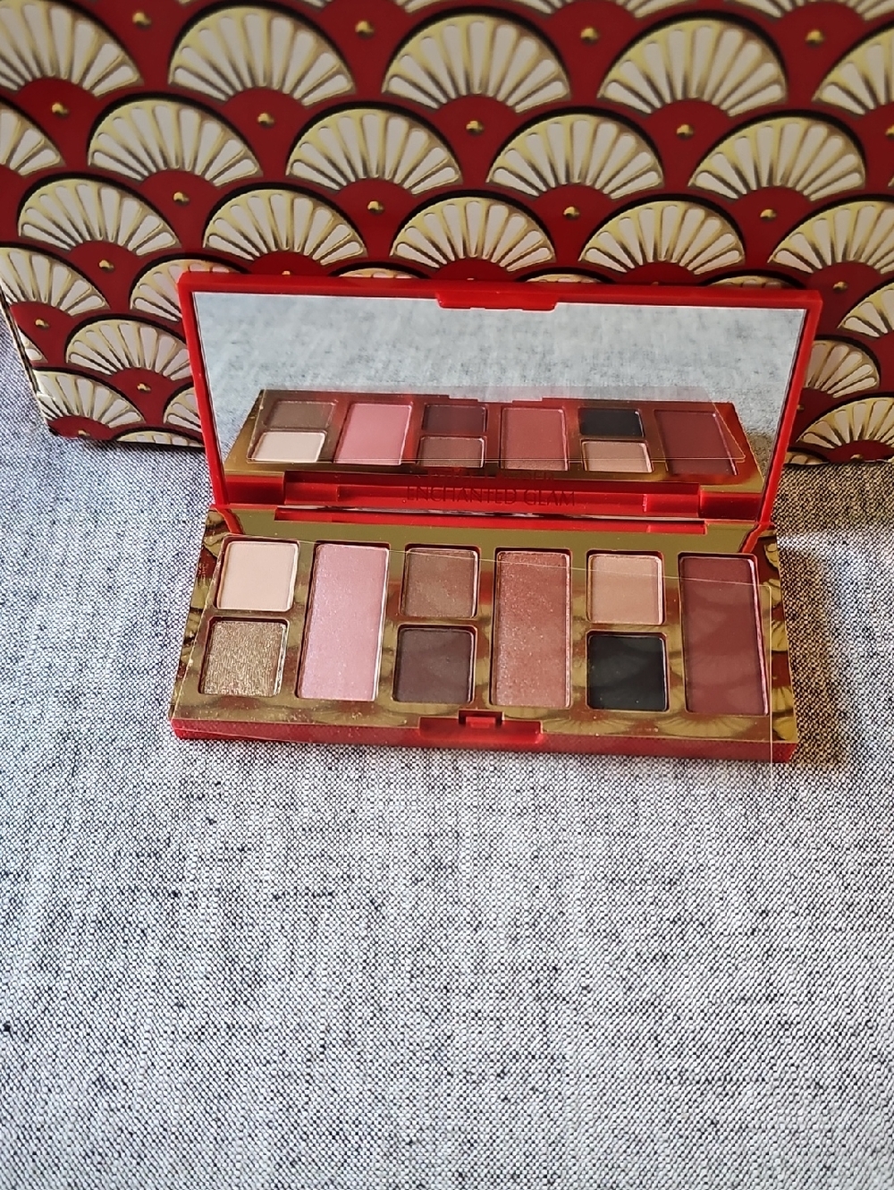 Estee Lauder New Eyeshadow Palette – Blendable Matte and Shimmer Shades